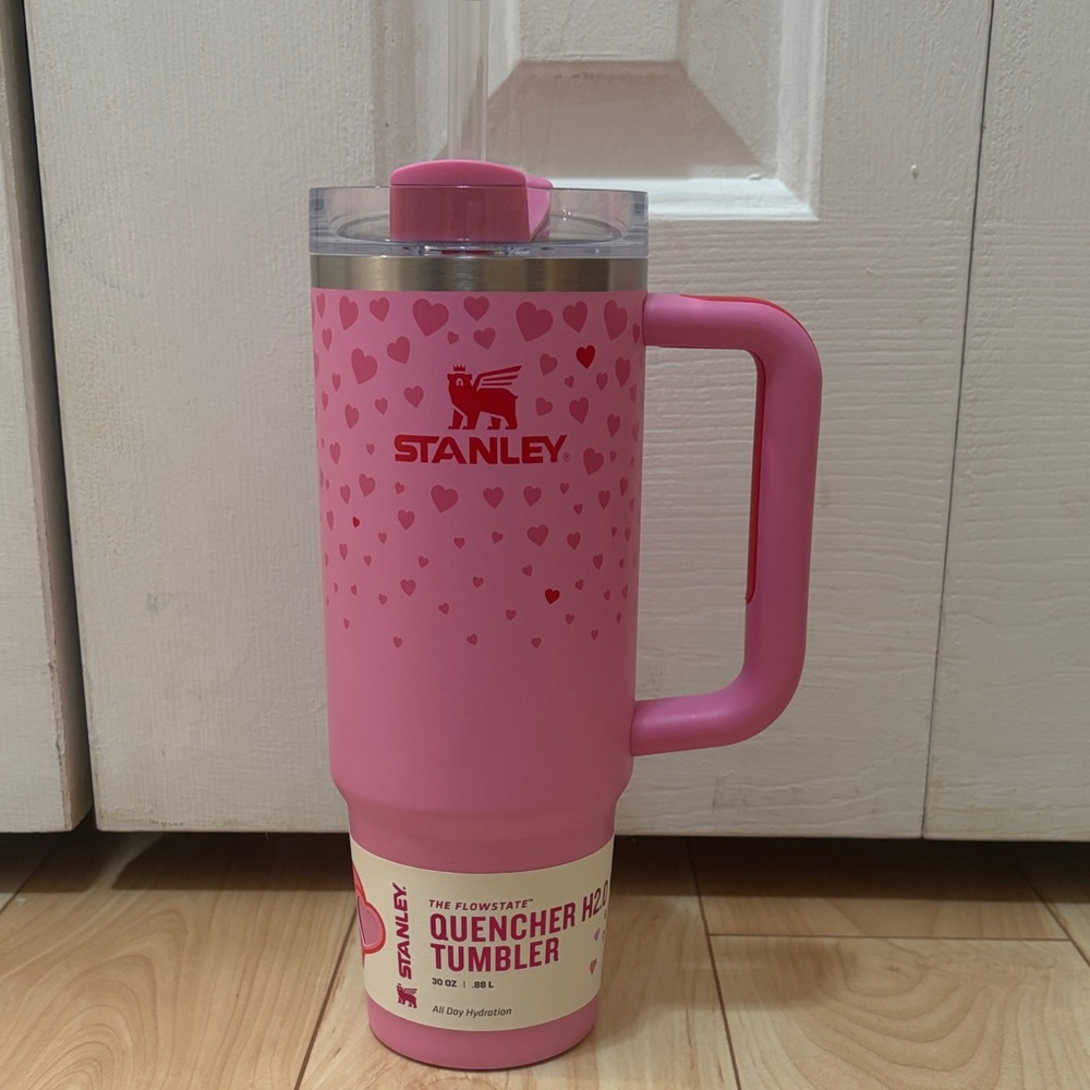 Stanley 30 oz Stainless Steel H.20 Flowstate Quencher Tumbler Sweet Hearts